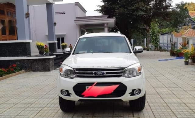 Bán Ford Everest đời 2015, màu trắng chính chủ