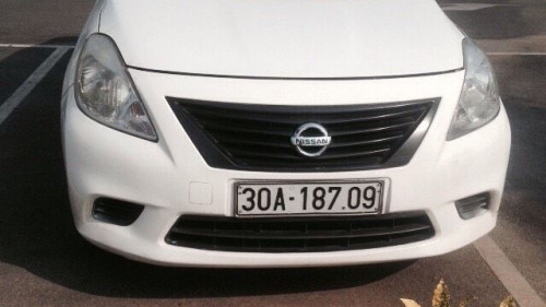 Bán Nissan Sunny MT sản xuất năm 2014, màu trắng, giá tốt