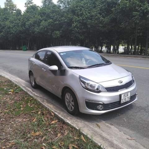 Bán ô tô Kia Rio MT sản xuất 2016, màu bạc, nhập khẩu nguyên chiếc, giá 400tr