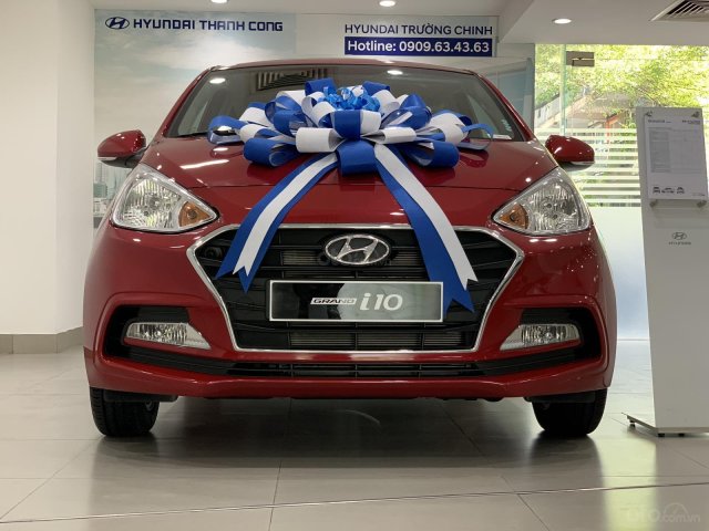 Bán Hyundai Grand I10 Sedan MT đỏ giao ngay, hỗ trợ đăng kí Grab, lấy xe chỉ với 130tr, LH 0977139312