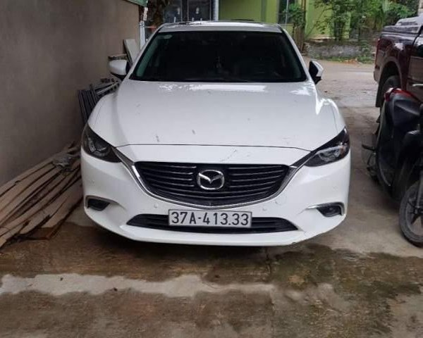 Cần bán lại xe Mazda 6 đời 2017, màu trắng còn mới