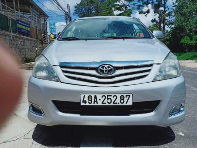 Bán Toyota Innova G năm 2010, màu bạc, xe gia đình