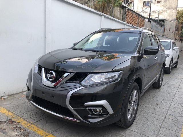 Bán Nissan X-Trail 2.5.SV, số tự động 4WD Premium 2019, CTKM sập sàn, giao xe ngay. LH 0964218528