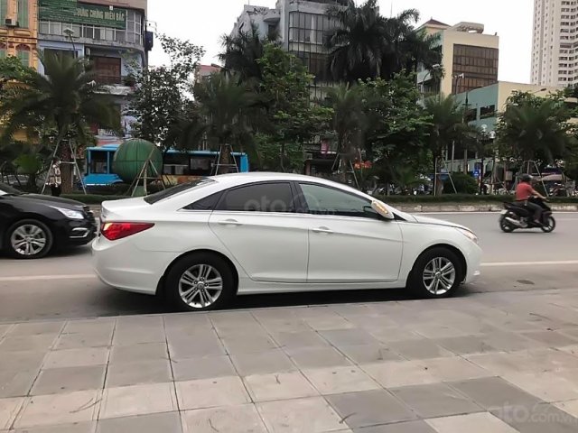 Bán Hyundai Sonata đời 2010, màu trắng, nhập khẩu chính chủ0