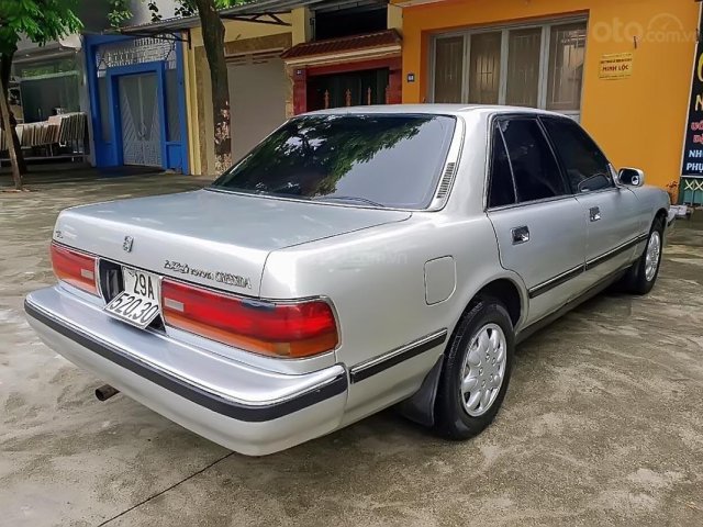 Cần bán Toyota Cressida đời 1993, màu bạc, xe tư nhân, nội thất đẹp0