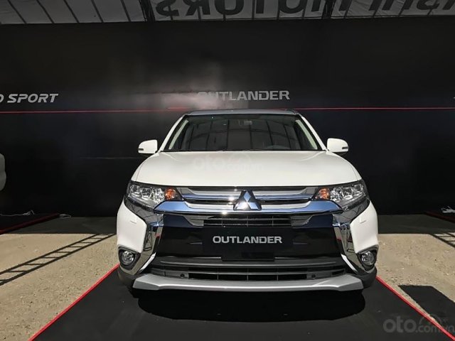 Bán Mitsubishi Outlander 2019, màu trắng