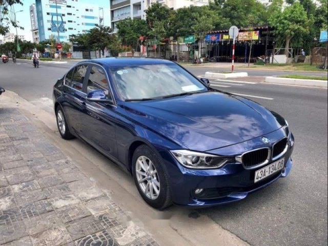 Cần bán gấp BMW 3 Series 320i 2014, màu xanh lam, xe nhập