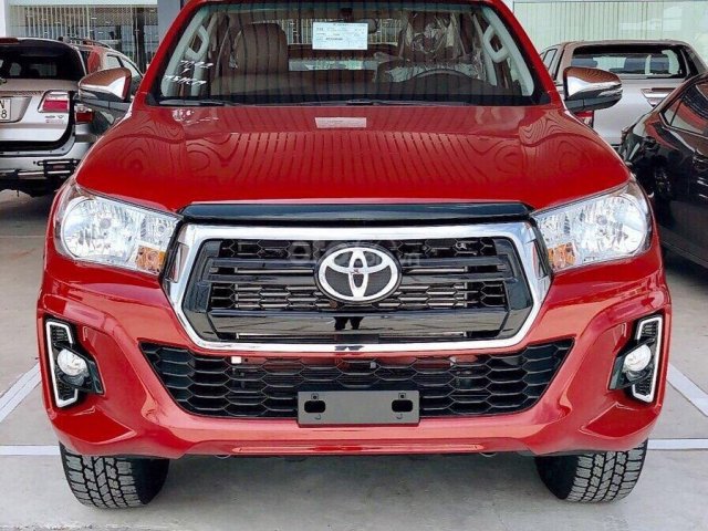 " Siêu hot " ☎️ 0901.77.4586 Toyota Mỹ Đình - Toyota Hilux KM lớn, trả trước 200 triệu, hỗ trợ lãi suất 0.65%0