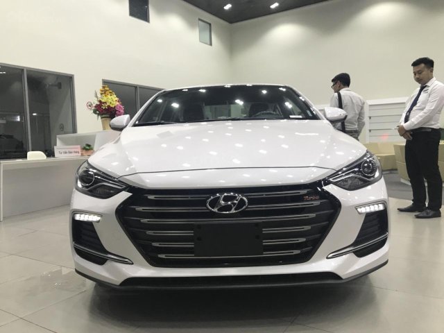 Bán Hyundai Elantra 1.6 AT Sport 2019 giá tốt nhất TP HCM góp 90%