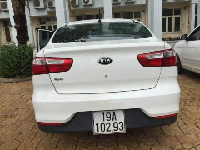 Cần bán gấp Kia Rio đời 2015, màu trắng, giá chỉ 375 triệu0