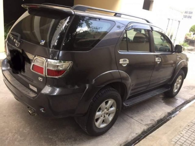 Bán Toyota Fortuner 2.7AT đời 2010, màu đen, chính chủ 