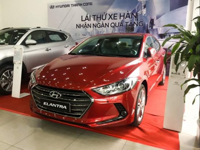 Bán Hyundai Elantra Sport 2019, màu đỏ giá cạnh tranh