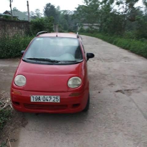 Cần bán xe Chevrolet Matiz 2001, màu đỏ, thân vỏ cứng rắn0