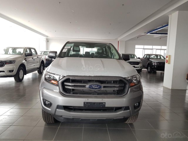 Bán Ford Ranger Ranger XLS AT đời 2019, đủ màu, giao xe tháng 10/2019 nhập khẩu nguyên chiếc, giá tốt0