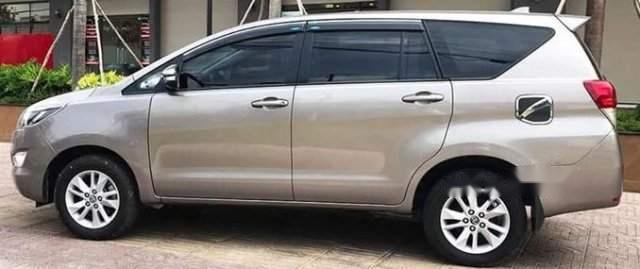 Cần bán xe Toyota Innova 2017, giá tốt