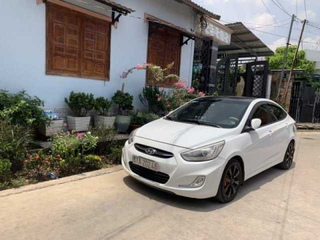 Bán Hyundai Accent MT năm 2015, màu trắng, nhập khẩu Hàn Quốc 0