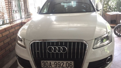 Cần bán lại xe Audi Q5 2.0 AT sản xuất 2014, màu trắng, xe nhập