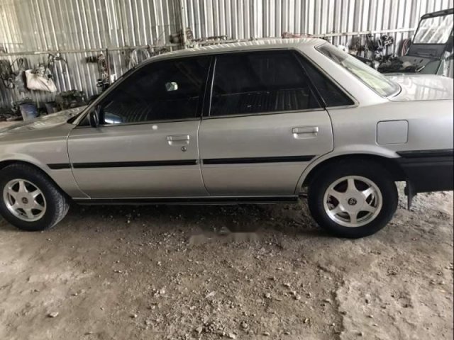 Cần bán Toyota Camry 1990, màu bạc số tự động