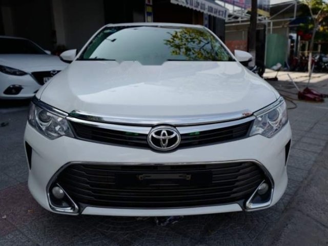 Bán ô tô Toyota Camry 2.0 năm sản xuất 2016, màu trắng