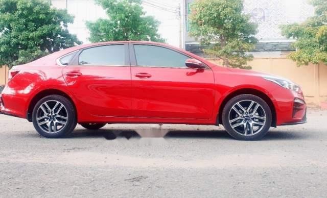 Bán xe Kia Cerato sản xuất 2019, màu đỏ, giá tốt