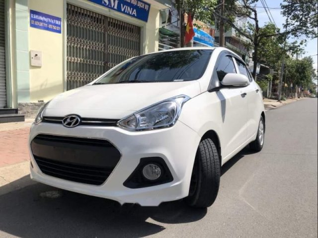 Cần bán gấp Hyundai Grand i10 năm sản xuất 2017, màu trắng, nhập khẩu nguyên chiếc0