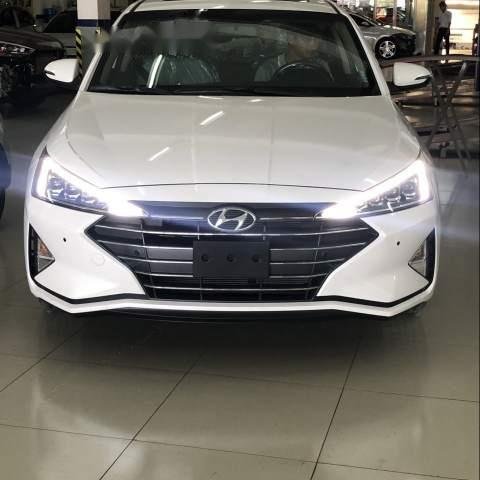 Bán Hyundai Elantra 2019, màu trắng, giá tốt