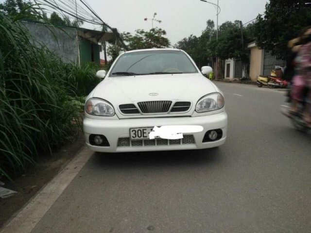 Cần bán Daewoo Lanos sản xuất 2003, màu trắng, xe nhập