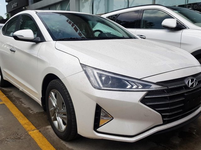 Bán Hyundai Elantra sản xuất năm 2020, màu trắng, giá chỉ 630 triệu0