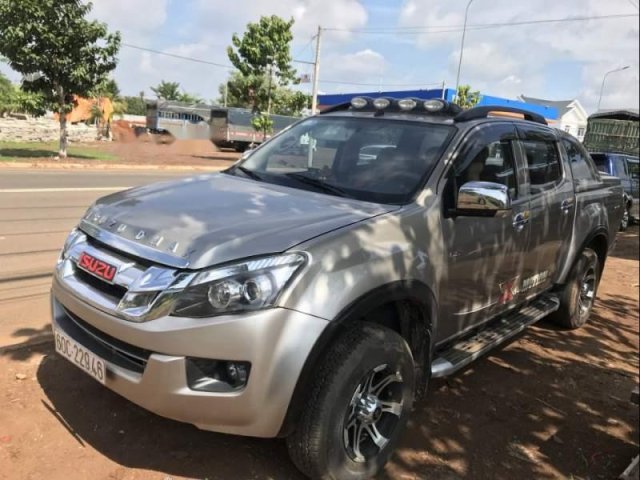 Chính chủ bán Isuzu Dmax 2015, màu vàng, nhập khẩu nguyên chiếc0