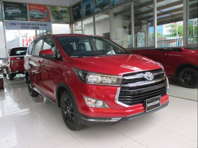 Bán Toyota Innova 2.0 Venturer đời 2019, màu đỏ