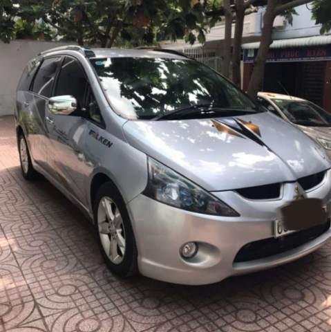 Cần bán xe Mitsubishi Grandis đời 2008, màu bạc, nhập khẩu