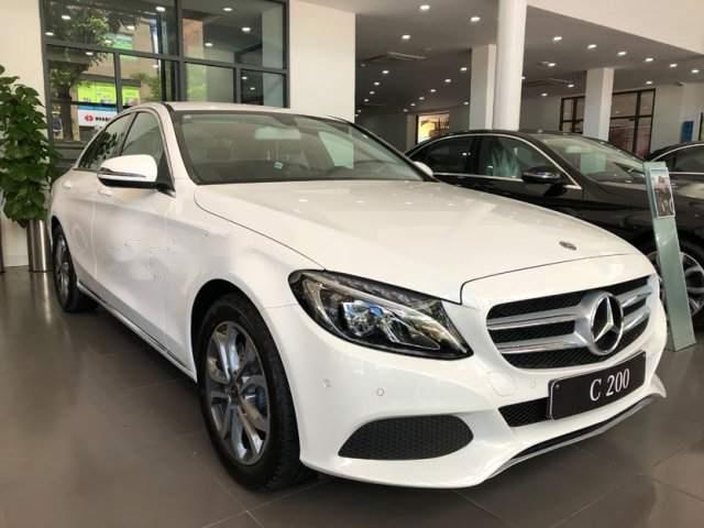 Bán Mercedes C200 năm sản xuất 2019, màu trắng0