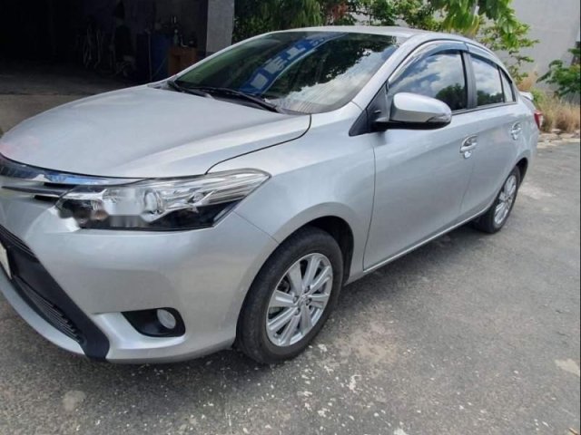 Bán xe Toyota Vios đời 2017, màu trắng, nhập khẩu nguyên chiếc chính chủ, giá tốt0