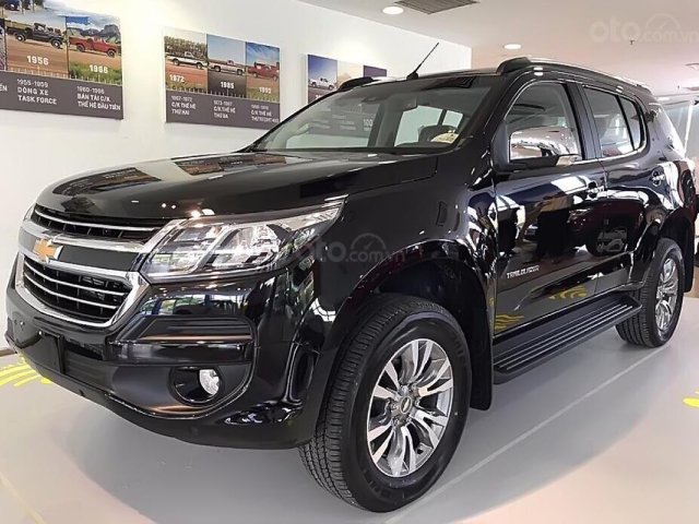 Bán Chevrolet Trailblazer LTZ 2.5L VGT 4x4 AT đời 2018, màu đen, xe nhập0