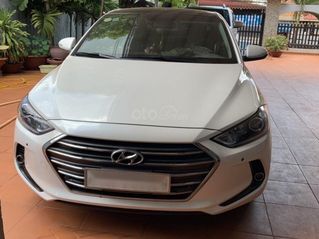 Bán ô tô Hyundai Elantra 2.0AT sản xuất 2017, màu trắng, đi ít, giá 595 triệu0