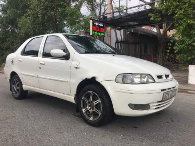 Cần bán xe Fiat Albea 1.3 2004, màu trắng, giá tốt