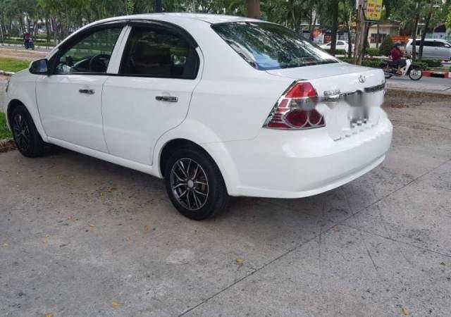 Cần bán xe Daewoo Gentra năm 2009, màu trắng, xe nhập số sàn0