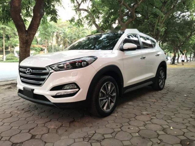 Bán Hyundai Tucson 2.0AT Sx 2017 nhập khẩu nguyên chiếc với hộp 6 cấp