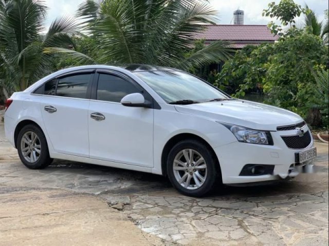 Chính chủ cần bán xe Chevrolet Cruze 2015, số sàn, xe mới thay 4 vỏ