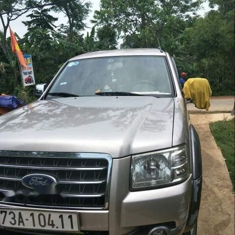 Bán xe Ford Everest 2009 máy dầu, nhà dùng không taxi, dịch vụ