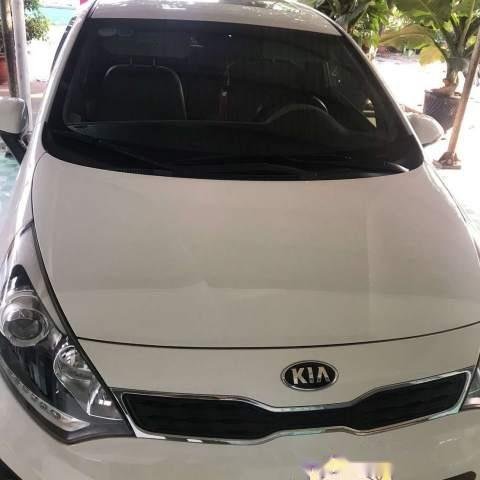 Cần bán gấp Kia Rio 2013, màu trắng, nhập khẩu nguyên chiếc, giá 390tr