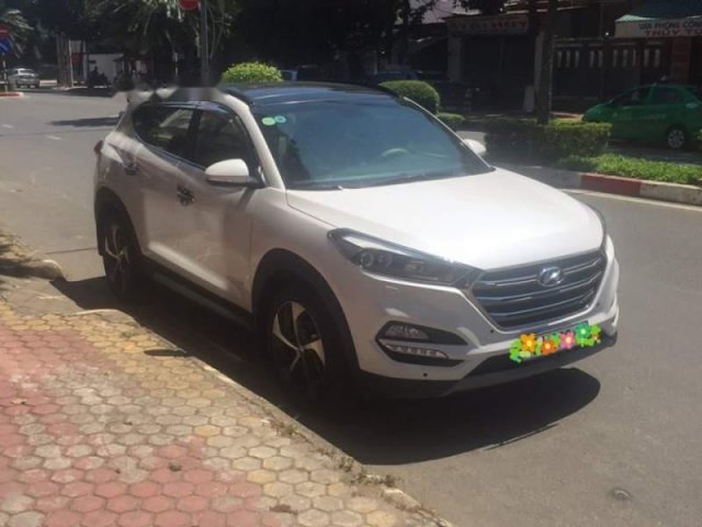 Bán Hyundai Tucson bản Turbo - Xe cuối năm 2017, lăn bánh mới 25.000 km