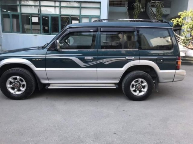 Bán xe Mitsubishi Pajero năm sản xuất 2001, màu xanh 0