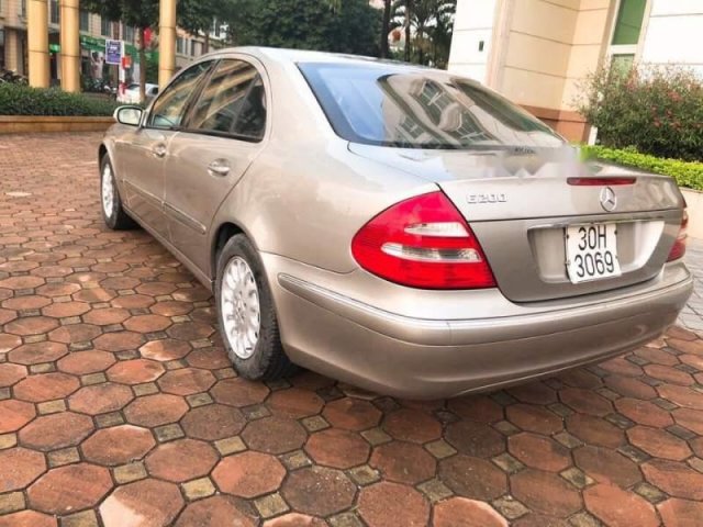 Bán lại xe Mercedes E200 sản xuất năm 2007 số tự động