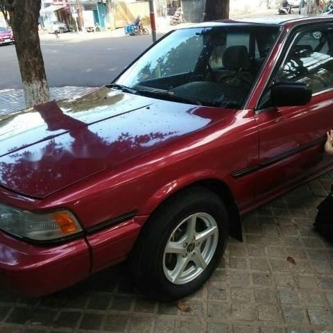 Bán Toyota Camry sản xuất năm 1988, màu đỏ, xe rất tốt.
