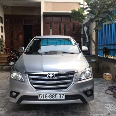 Cần bán xe Toyota Innova năm 2014, màu bạc