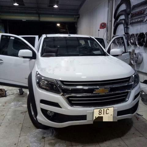 Cần bán Chevrolet Colorado sản xuất năm 2018, màu trắng, nhập khẩu, 2 cầu