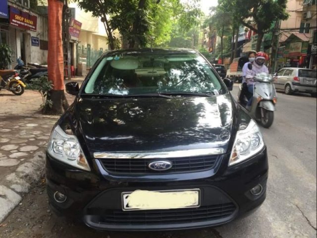 Chính chủ bán Ford Focus 1.8MT sản xuất năm 2011, màu đen, đăng ký 4/2012