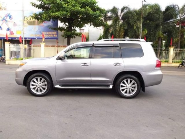 Bán xe Lexus LX 570 đời 2009, màu bạc, nhập khẩu nguyên chiếc