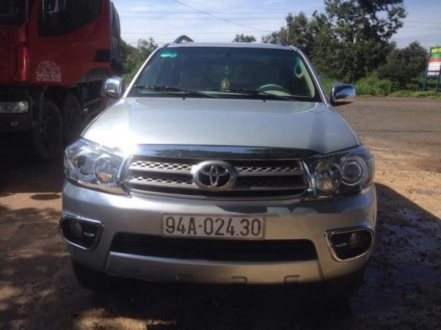 Bán Toyota Fortuner đời 2010, màu bạc, xe nhập0